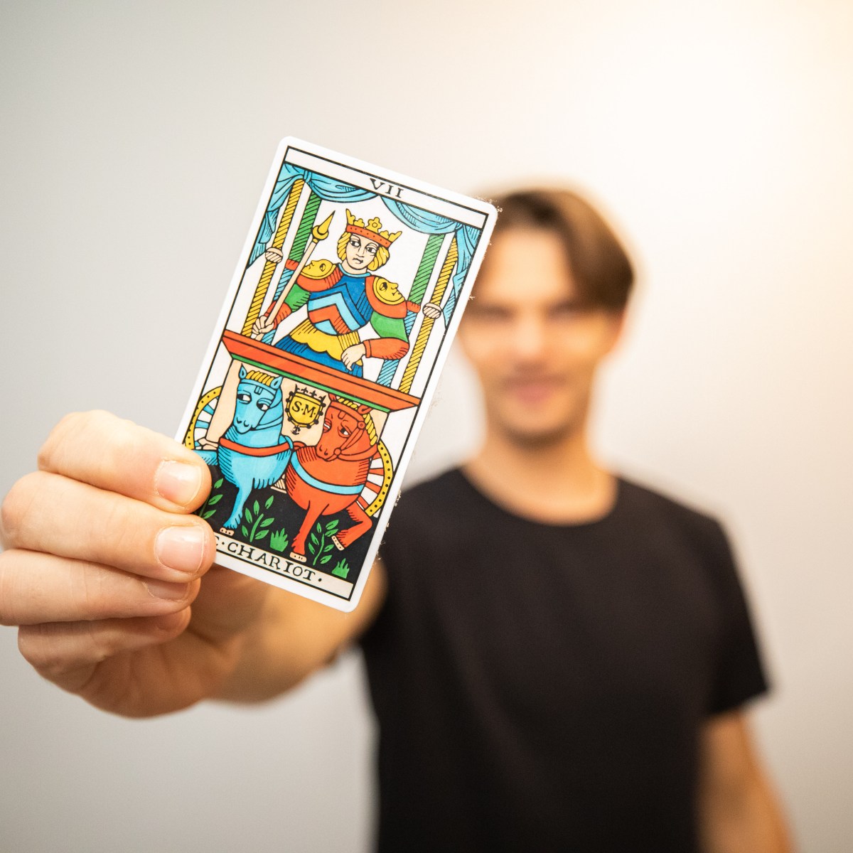 Tarot karmique : une lecture symbolique pour mieux se&nbsp;connaître